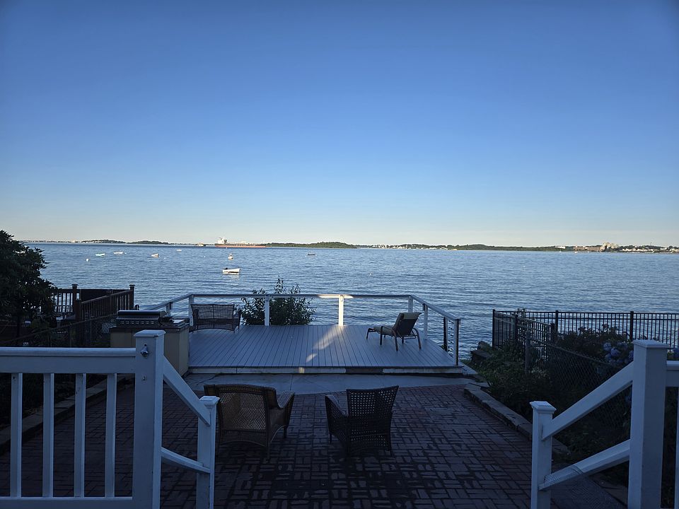 The red brick patio is yours to enjoy!