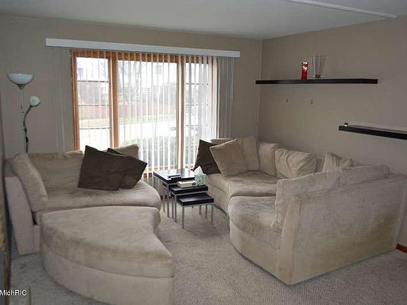 5th image of 534 Oakes Ave