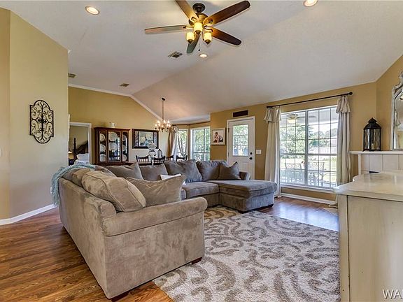 2nd image of 11701 Waterbury Cir