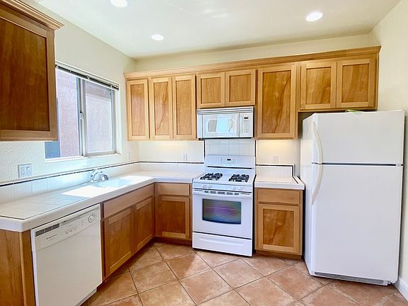 3rd image of 2319 Glacier Pl #A