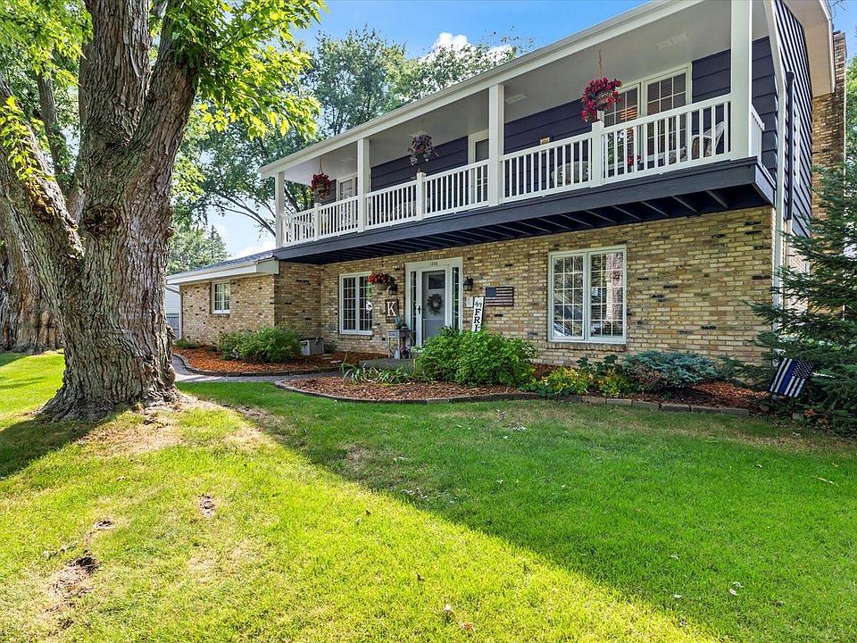 1st image of 1030 Keats CIRCLE