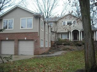 2620 Vinsetta Blvd, Royal Oak, MI 48073