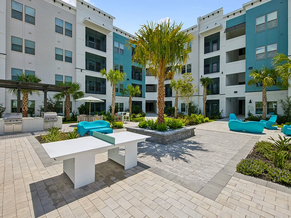 Outdoor Social Lounge with Grills