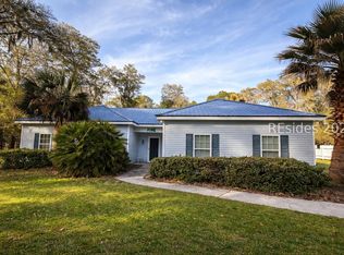 5 Cedar Point Dr, Ladys Island, SC 29907