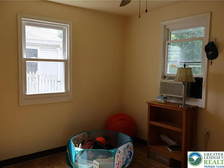 1533 E Emmaus Ave — Photo 13