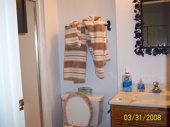 Full bath in private 4 th BR