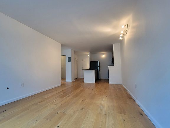 4th image of 829 Greenwood Ave APT 7O