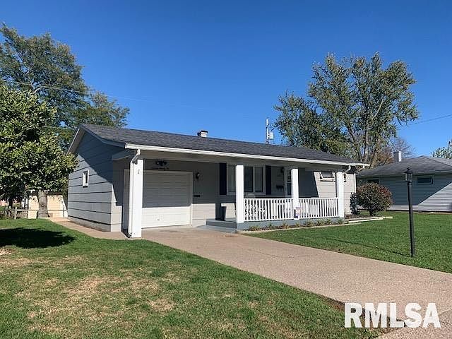 1211 W 13th St, Davenport, IA 52804 - MLS #QC4229554 - Zillow