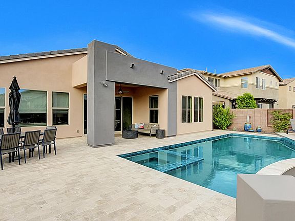 4th image of 3279 E Orleans Dr