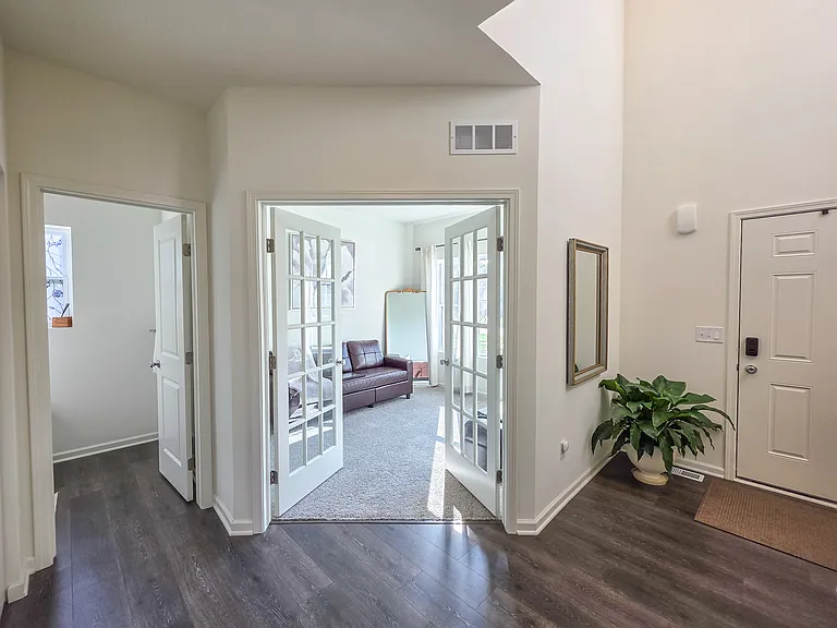920 Forest St — Photo 9