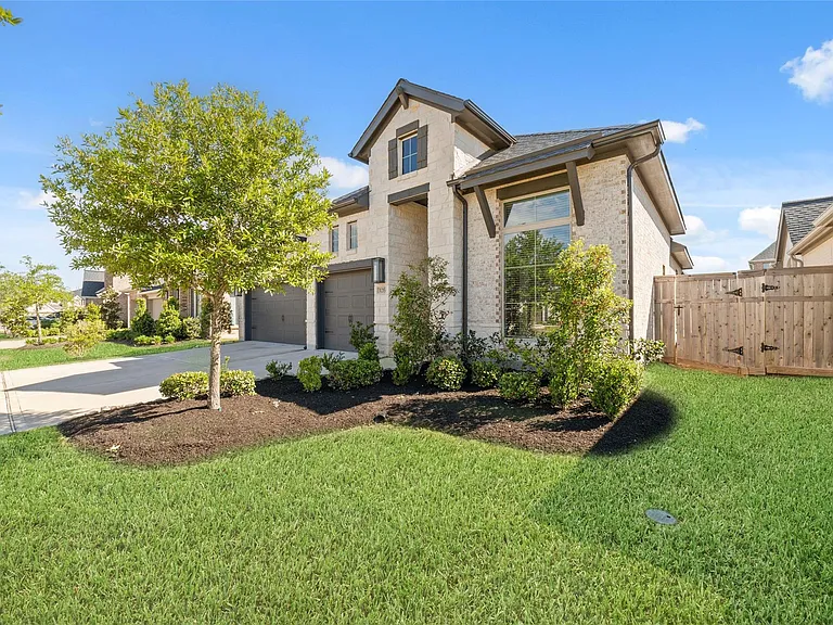 31215 Crescent Hill Dr — Photo 4