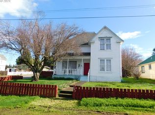 303 A St, Myrtle Point, OR 97458