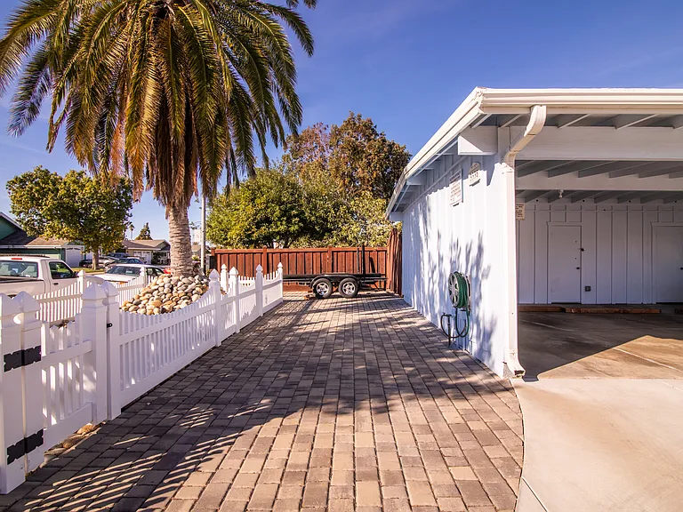 3335 Los Prados St #2 — Photo 22