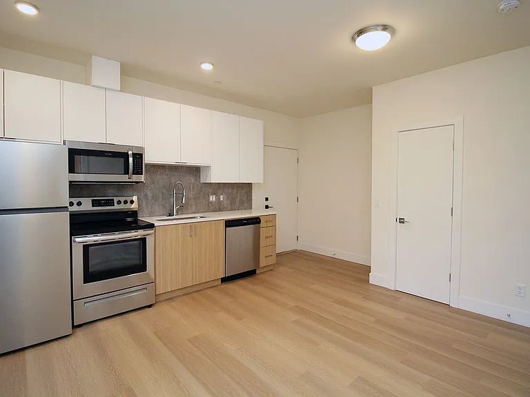 8417 SW 24th Ave — Photo 7
