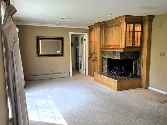 2nd image of 35 Bogert Rd