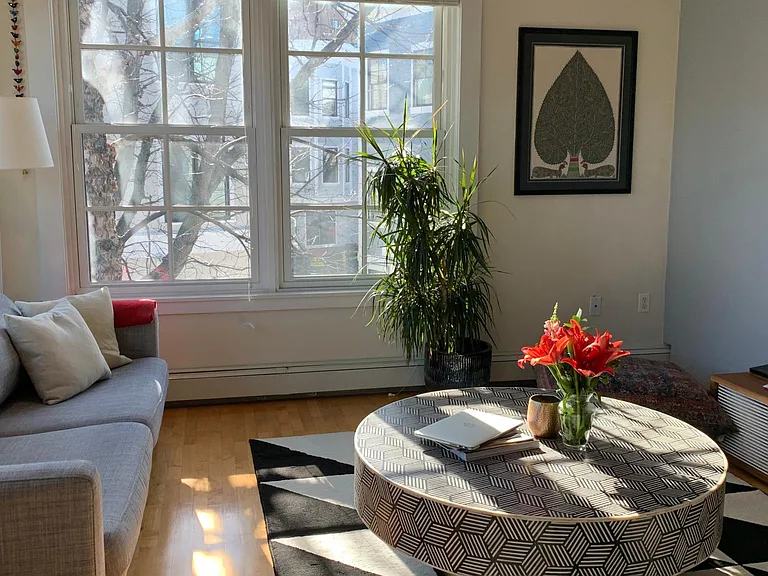 400 Washington St #302 — Photo 5
