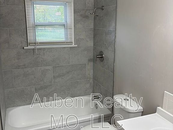 4th image of 7209 Montana Ave
