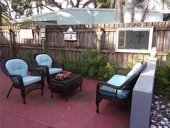 2nd image of 1881 San Mateo Dr