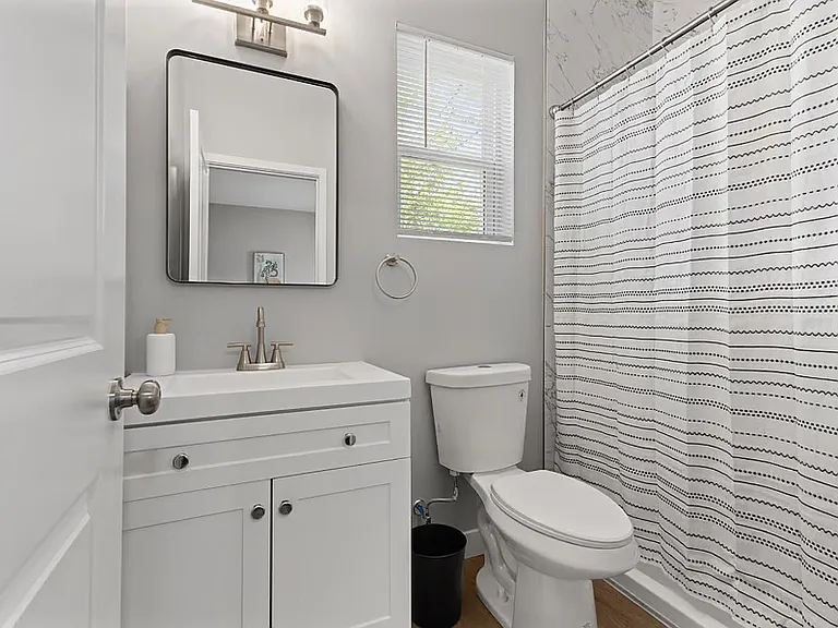 2106 N Talbott St #1 — Photo 26