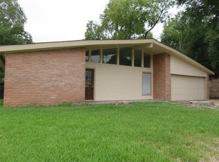 8615 Shadow Crest St, Houston, TX 77074