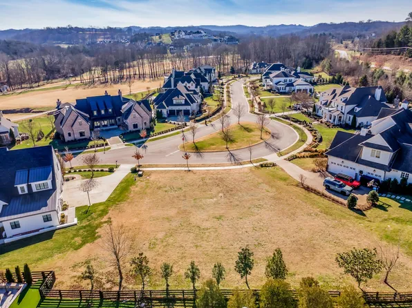 7211 Shagbark Ln, College Grove, TN 37046