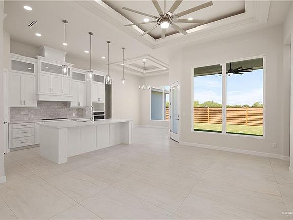 5th image of 3705 Noronha Dr