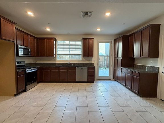 5th image of 2445 Laurel Clark Ave