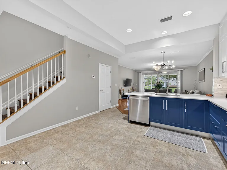 4166 Highwood Dr — Photo 11