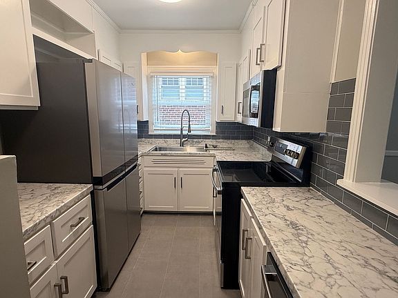5th image of 2815 Acklen Ave Unit A