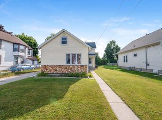 711 S 18th St, Manitowoc, WI 54220