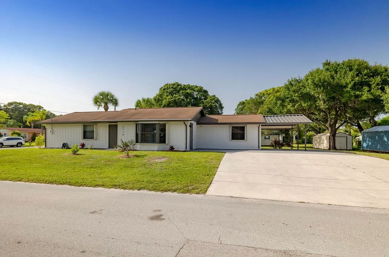 3 bed, 2.0 bath, 1553 sqft, $2,400 — Photo 4