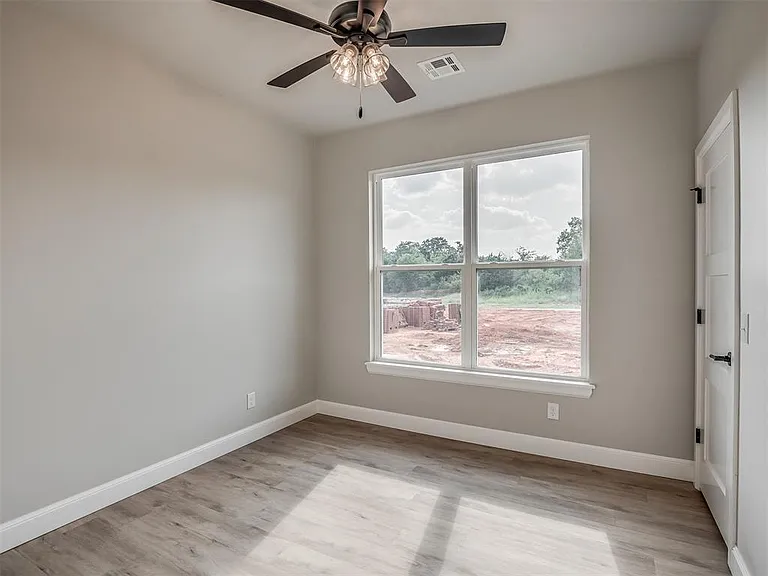924 Kyle Dr — Photo 26