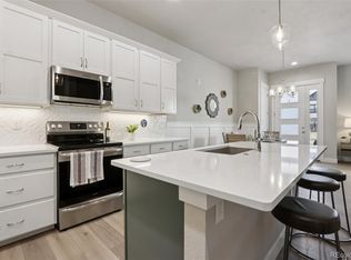 176 High Point Dr, Longmont, CO 80504