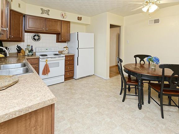 5th image of 2517 Banister Dr