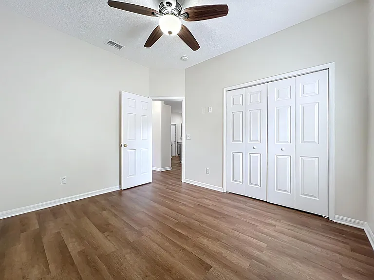 4214 Pacifica Dr — Photo 11