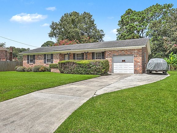 2nd image of 1405 Pooshee Dr