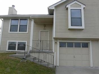 1st image of 1823 Gates Dr W