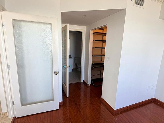 5th image of 19501 W Country Club Drive #1814