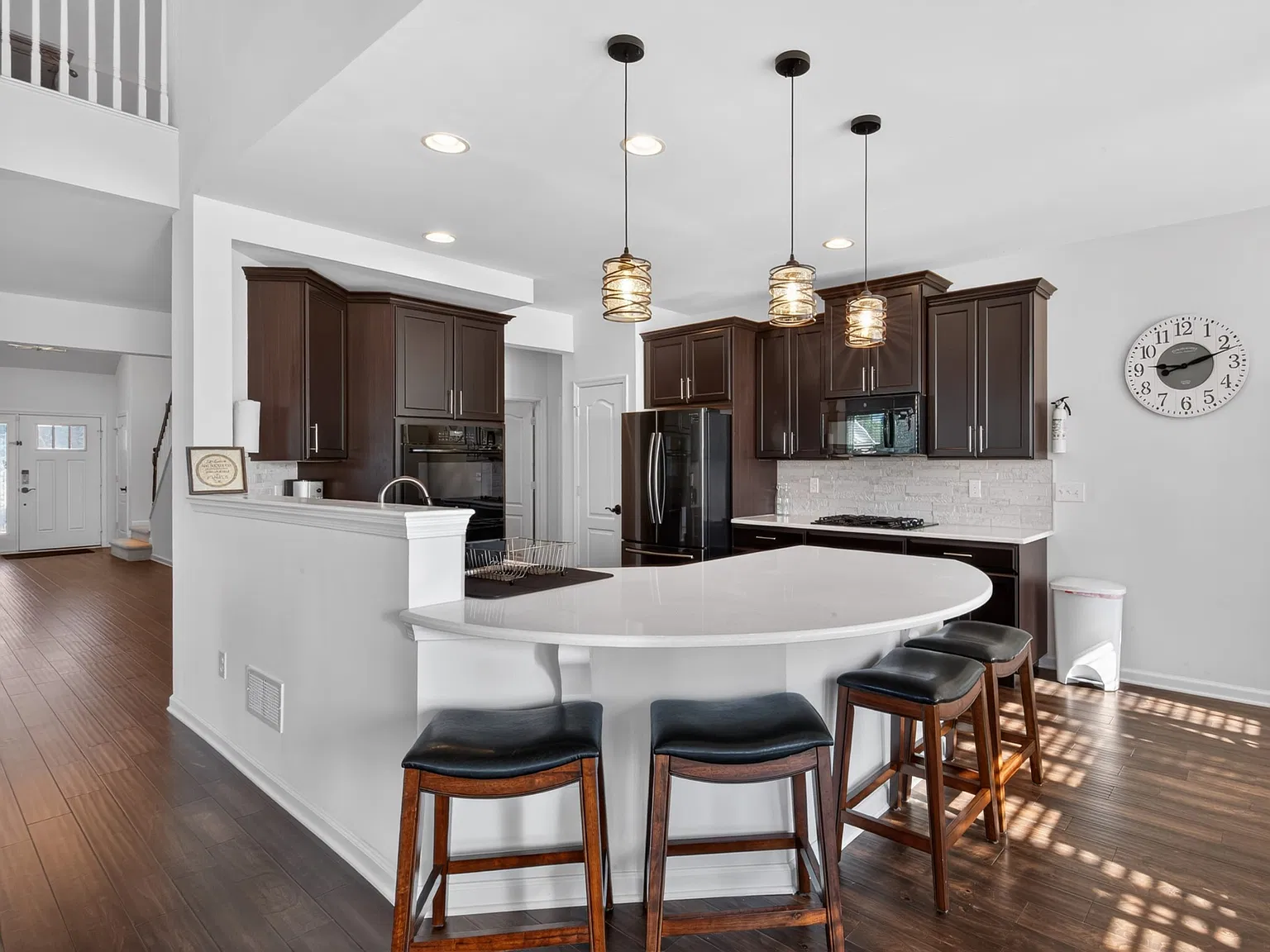 4 bed, $5,300 — Photo 4