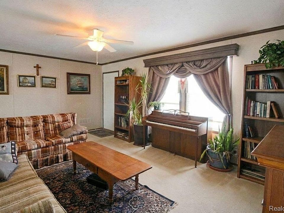 25843 Loudon Dr, photo 4