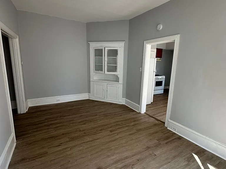 405 Colwyn Ave — Photo 8