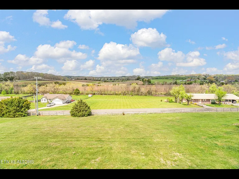 308 Lindder Dr — Photo 6