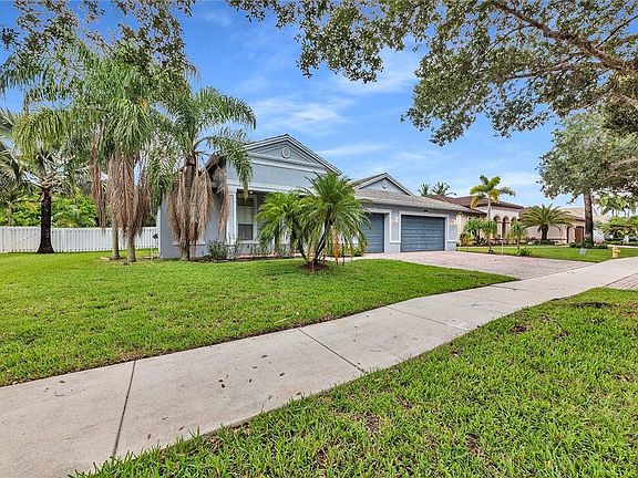 5th image of 4808 Tropicana Avenue