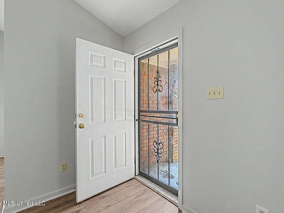 3rd image of 5780 Garden Walk E