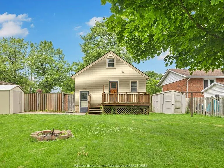 928 Lacasse Blvd — Photo 21