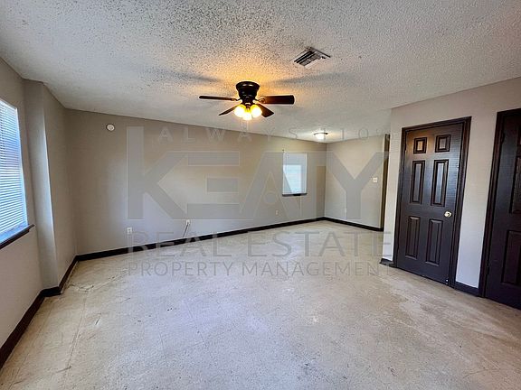 2nd image of 107 Vieux Orleans Cir APT A
