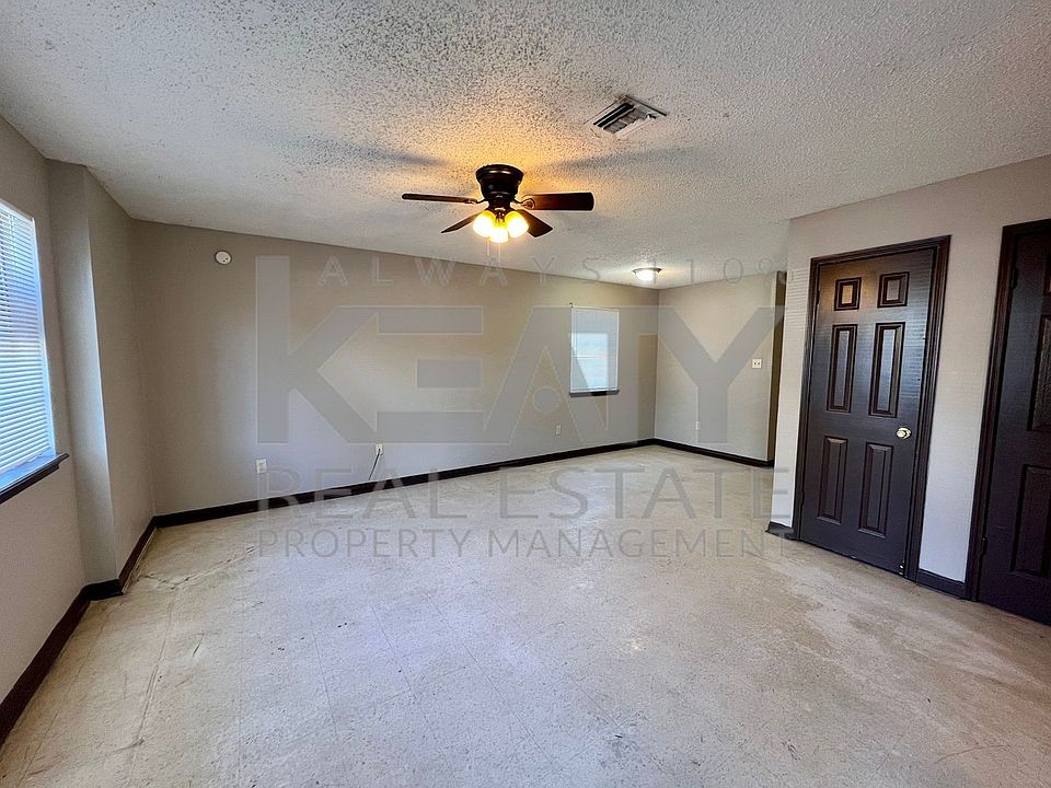 1st image of 107 Vieux Orleans Cir APT A