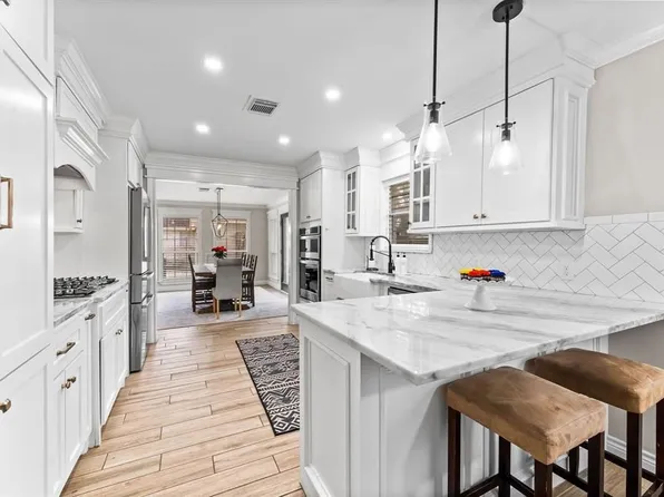 5218 Lacreek Ln, Spring, TX 77379