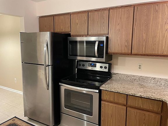 2nd image of 1020 Country Club Dr