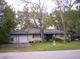 14 S Kaysie St, Angleton, TX 77515